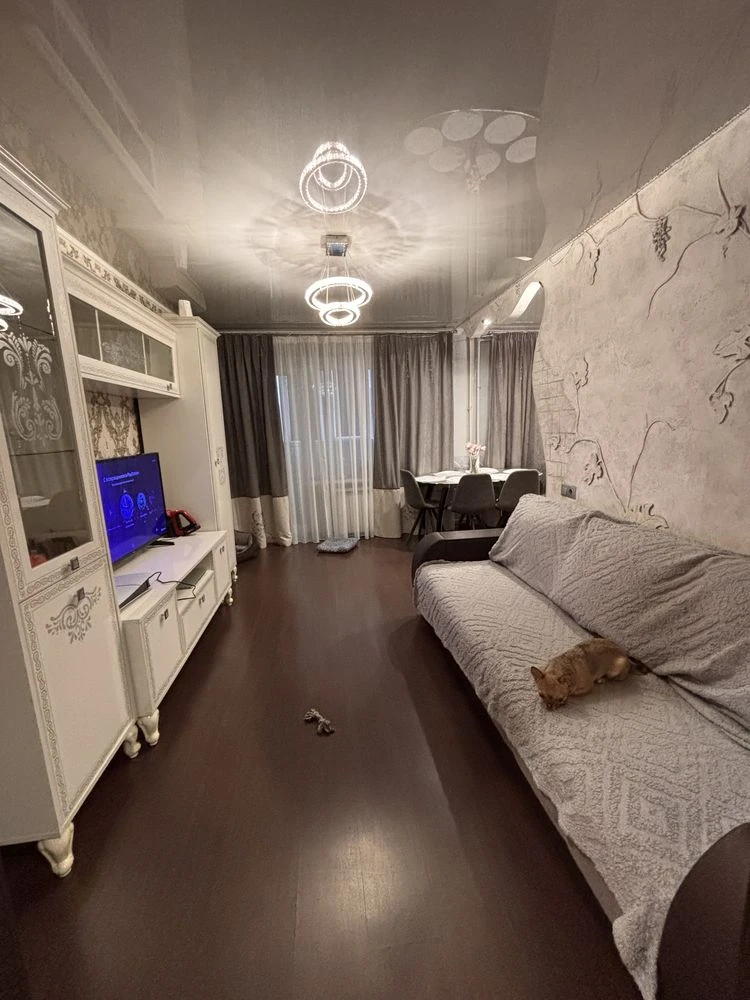 Selling a 3-bedroom apartment