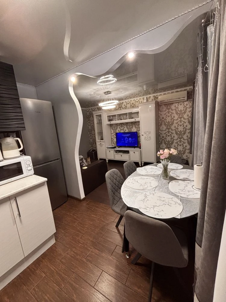 Selling a 3-bedroom apartment