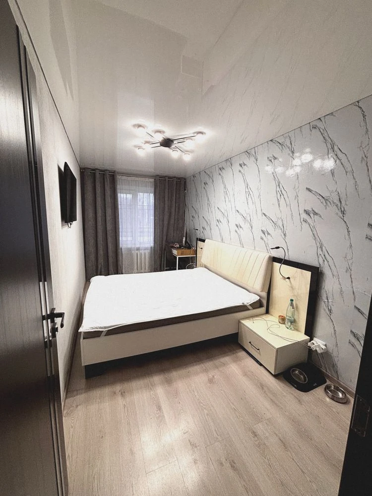 Selling a 3-bedroom apartment