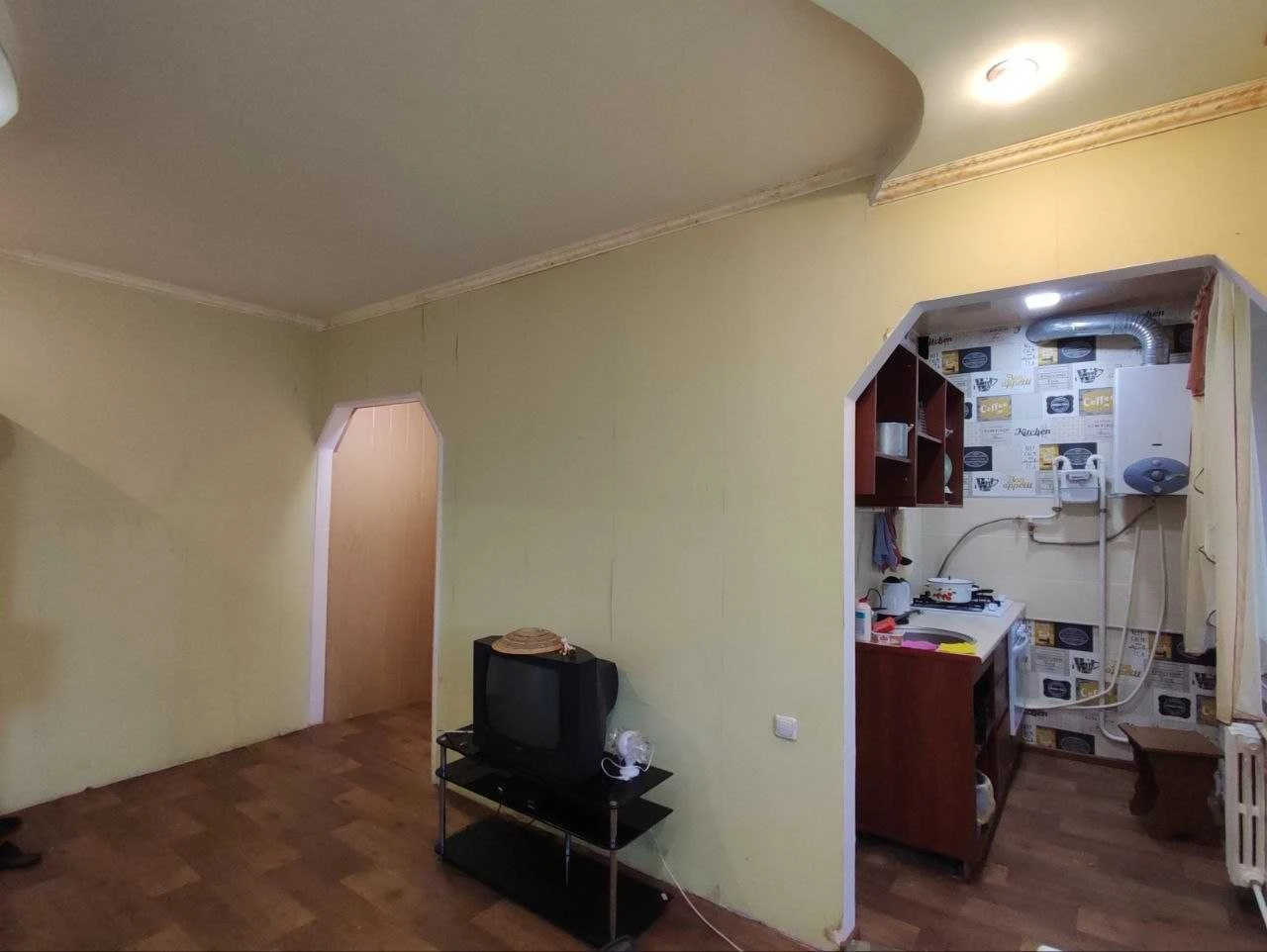 Affordable 1-bedroom Studio Apartment in Central District