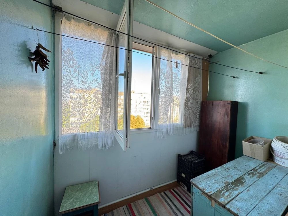 Киев, Гетьманская 74, продается светлая и чистая 2-комнатная квартира