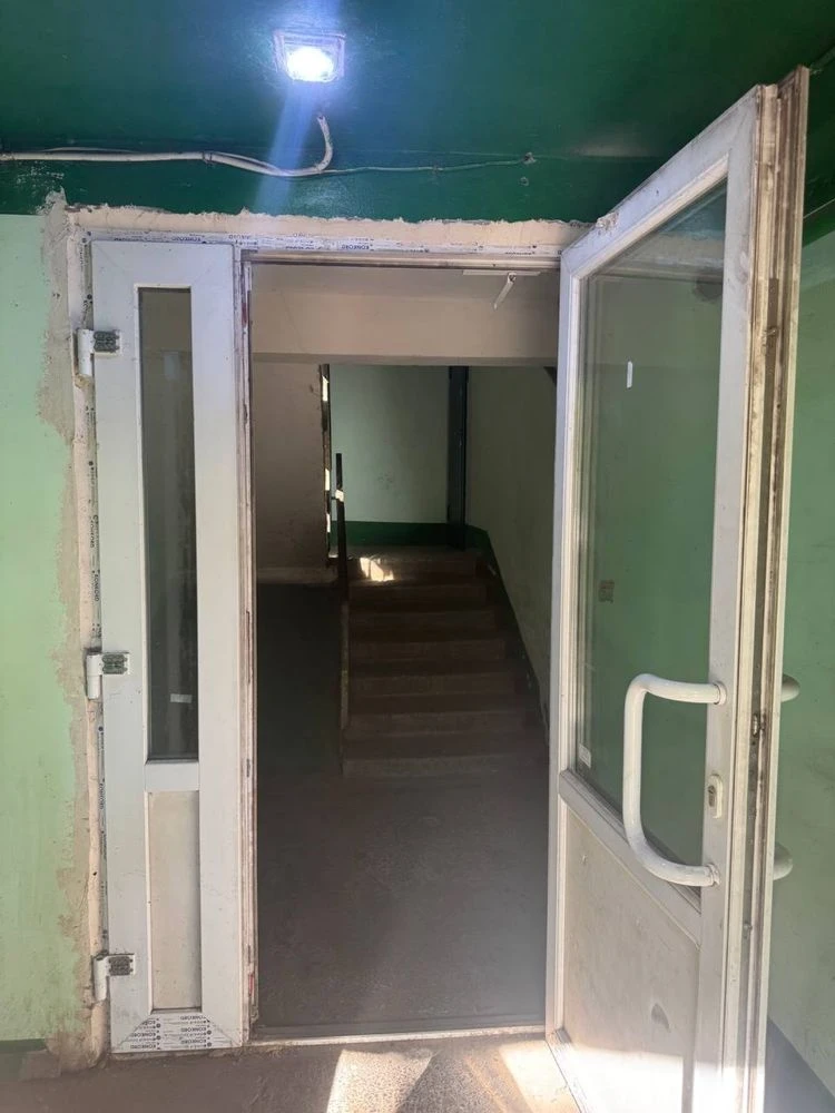 Киев, Гетьманская 74, продается светлая и чистая 2-комнатная квартира
