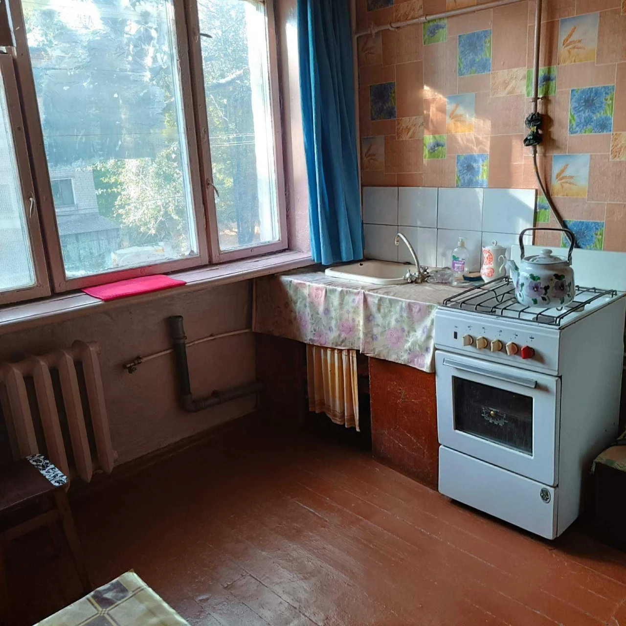 Две комнаты в коммуналке