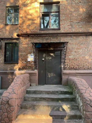 Продажа трехкомнатной квартиры+сарай
