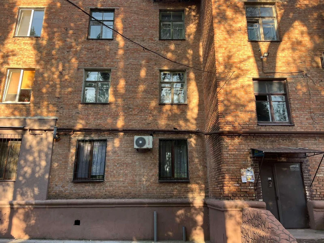 Продажа трехкомнатной квартиры+сарай