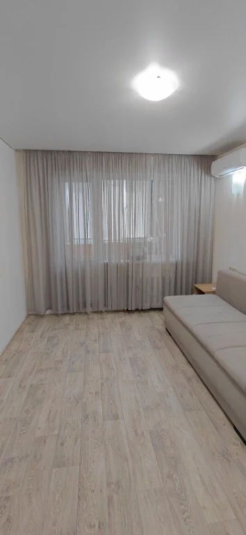Sale of a 3-room apartment, Ukraine, Spasivska Street (Spaska), 5/5, apartment in OSBB, roof in perfect condition, between panel seams made. Apartment for sale with a modern renovation in 2022. Floor-to-ceiling windows, 2 balconies, pipes, copper wiring (voltage stabilizers), suspended ceiling, vinyl flooring throughout the apartment, bathroom, kitchen with tile, underfloor heating, bathroom, toilet. New owners will remain furniture, appliances (induction hob, oven, refrigerator, washing machine, 100 liter boiler, air conditioner). Documents ready for sale, apartment without debts or problems. Working under the "RECOVERY" program. Apartment for sale in an area with developed infrastructure. Nearby: 2-ATB, shopping complex "Prospect", VARUS, Comfi, market "Yulienska", banks, pharmacies, clinic, 5-hospital, kindergarten, 21-school, playground, park, river, public transport stop in any direction. Additional information about public transport. Viewing at any convenient time for you. Serious buyers only, negotiable price.