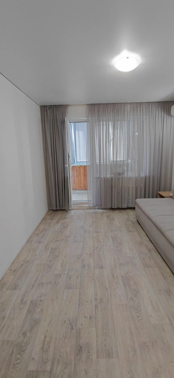 Sale of a 3-room apartment, Ukraine, Spasivska Street (Spaska), 5/5, apartment in OSBB, roof in perfect condition, between panel seams made. Apartment for sale with a modern renovation in 2022. Floor-to-ceiling windows, 2 balconies, pipes, copper wiring (voltage stabilizers), suspended ceiling, vinyl flooring throughout the apartment, bathroom, kitchen with tile, underfloor heating, bathroom, toilet. New owners will remain furniture, appliances (induction hob, oven, refrigerator, washing machine, 100 liter boiler, air conditioner). Documents ready for sale, apartment without debts or problems. Working under the "RECOVERY" program. Apartment for sale in an area with developed infrastructure. Nearby: 2-ATB, shopping complex "Prospect", VARUS, Comfi, market "Yulienska", banks, pharmacies, clinic, 5-hospital, kindergarten, 21-school, playground, park, river, public transport stop in any direction. Additional information about public transport. Viewing at any convenient time for you. Serious buyers only, negotiable price.
