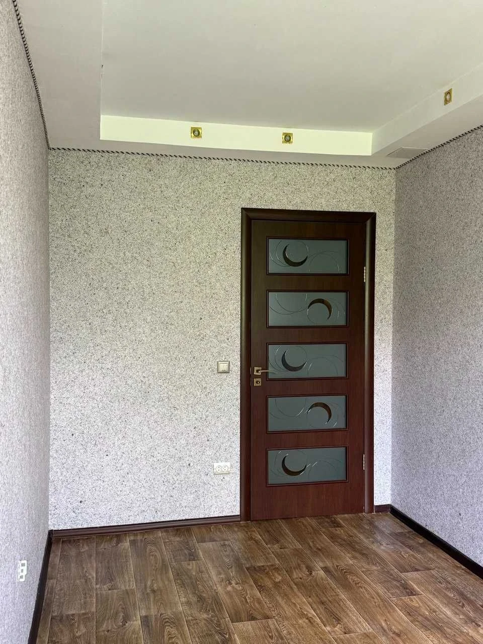 Трикімнатна квартира на Карачунах