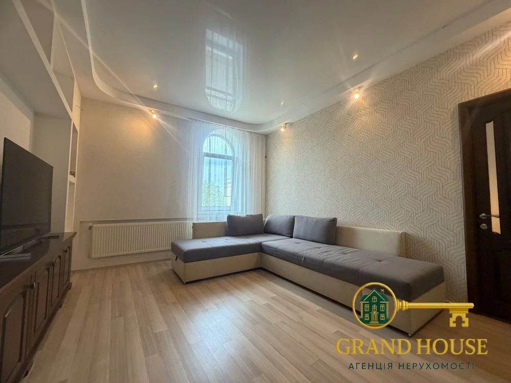 Sale of a luxurious 3-room apartment with autonomous gas heating