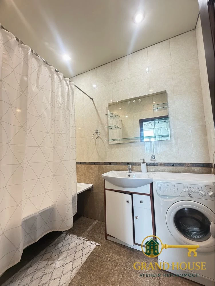Sale of a luxurious 3-room apartment with autonomous gas heating