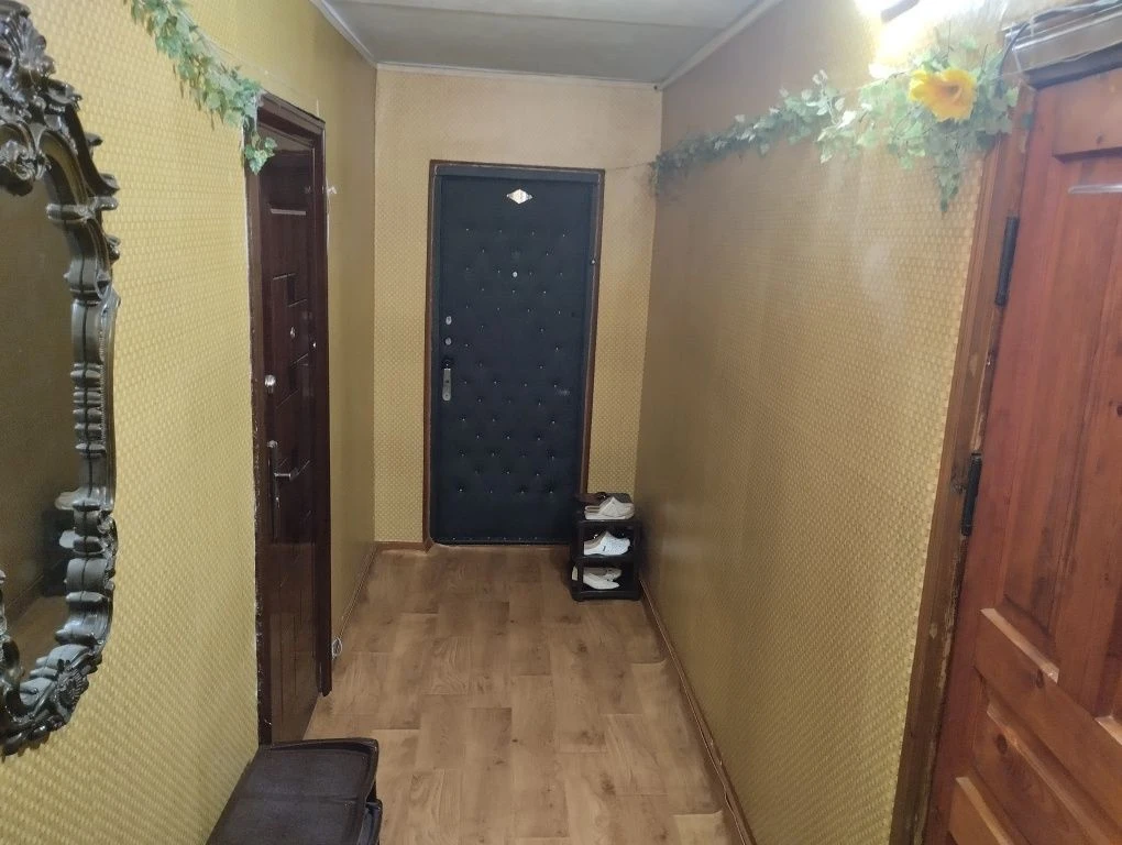 2nd Floor, Evening Boulevard