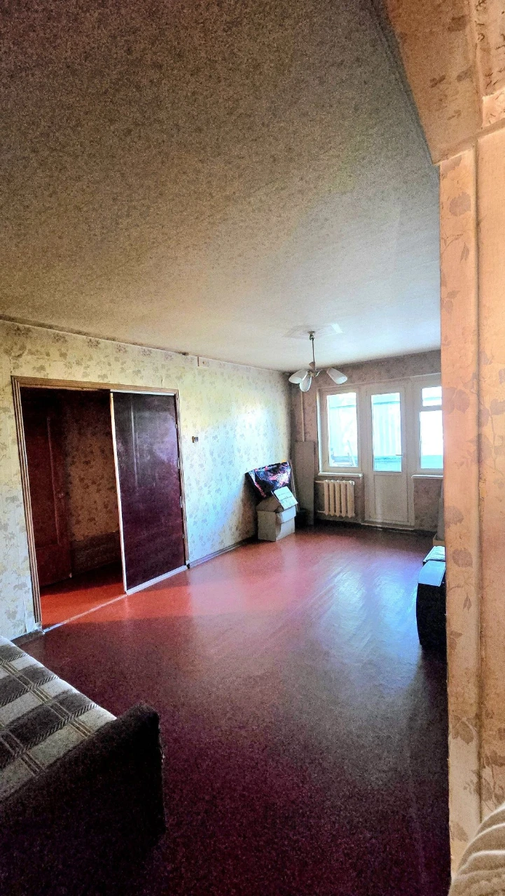 3-bedroom apartment on Artem Plaza