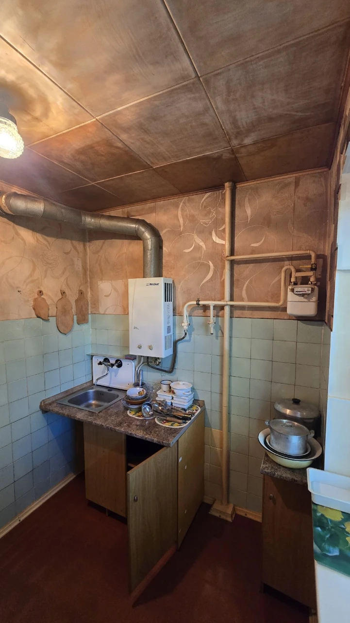 3-bedroom apartment on Artem Plaza