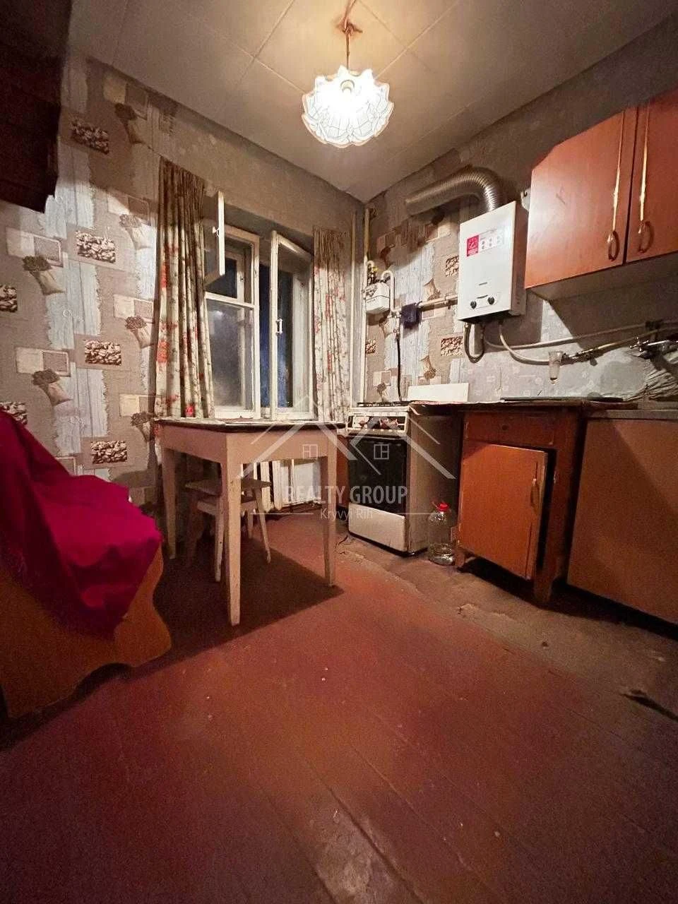 Продажа 1-комнатной квартиры в центре Карачунов