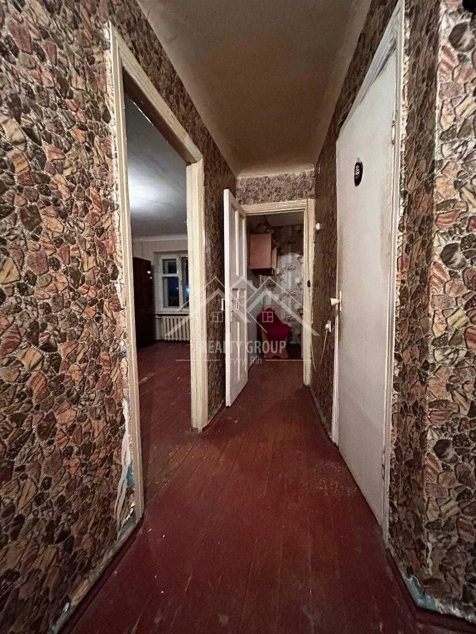 Продажа 1-комнатной квартиры в центре Карачунов