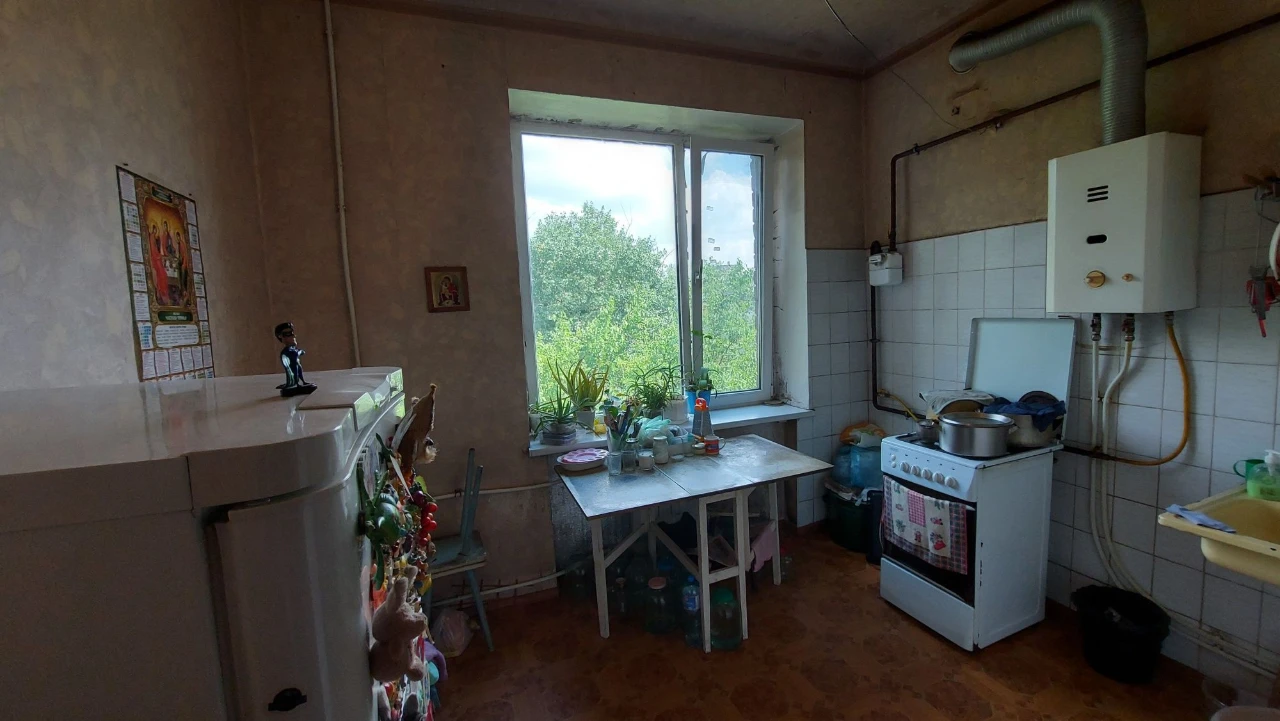 Spacious Stalinist-era apartment on Red Street