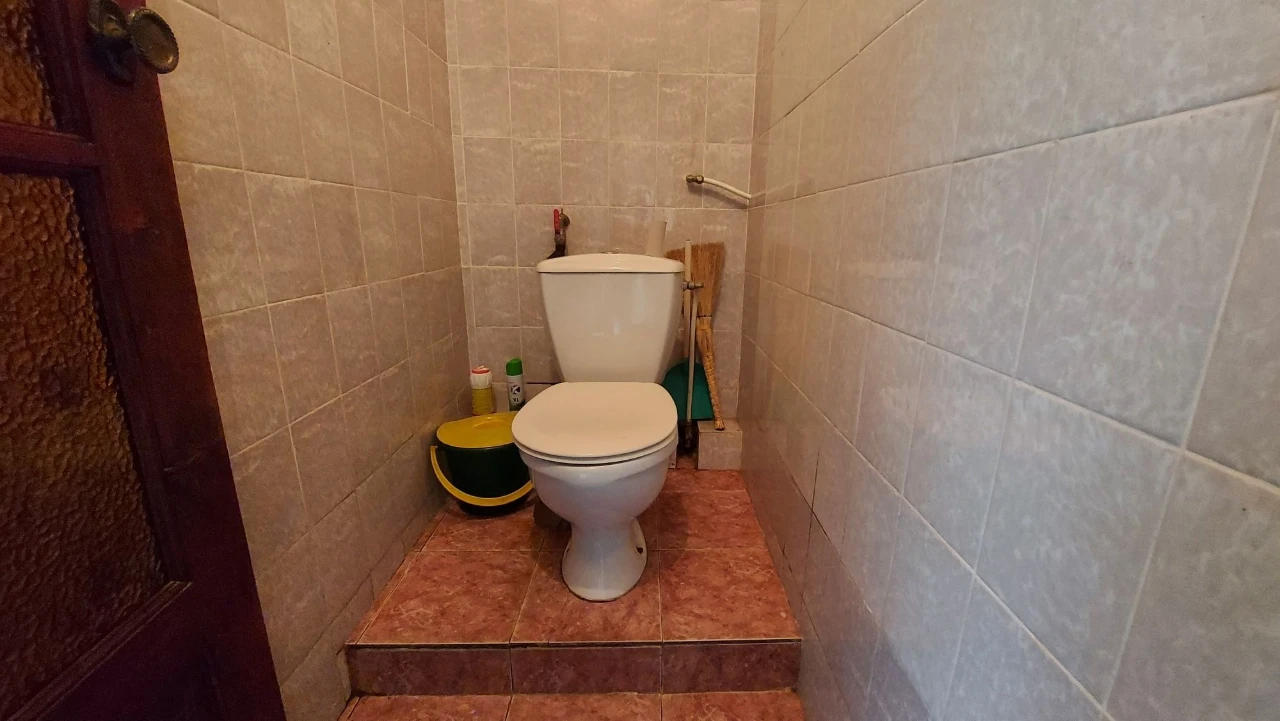 Spacious Stalinist-era apartment on Red Street