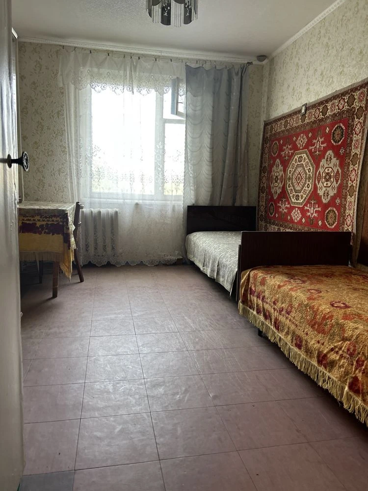 Продаж 3-кімнатної квартири, Вул. Чарівна