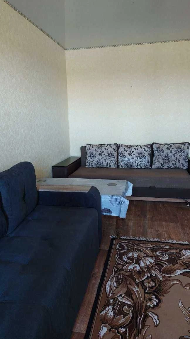 Продається 1 квартира 42 квадратных метра Східний 1