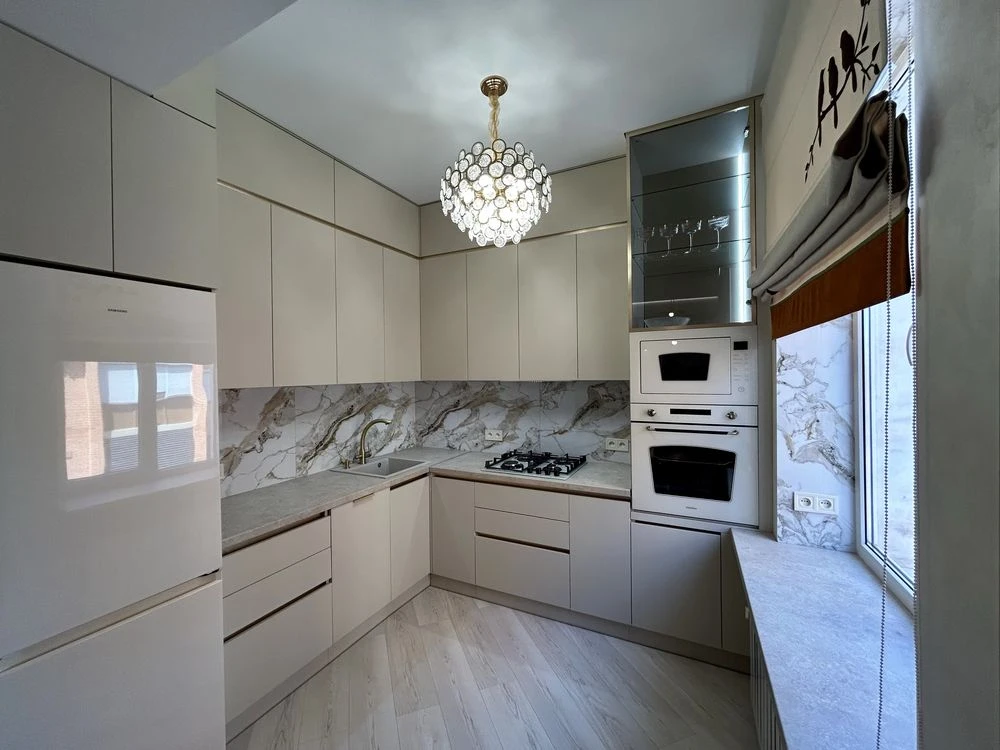 For Sale: Luxurious 2-room apartment in the heart of Kryvyi Rih
