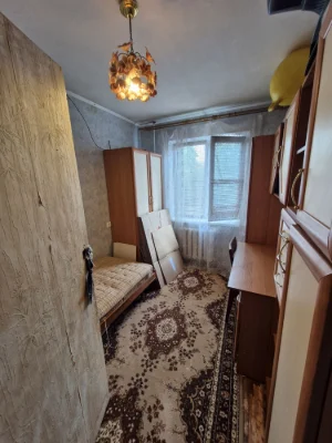 Продажа 4-комнатной квартиры. Военный городок 33.
