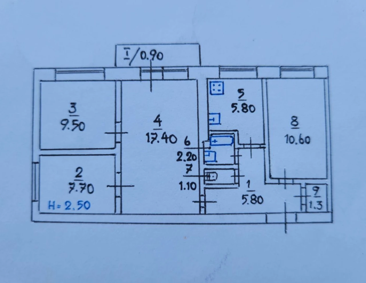 Продажа 4-комнатной квартиры. Военный городок 33.