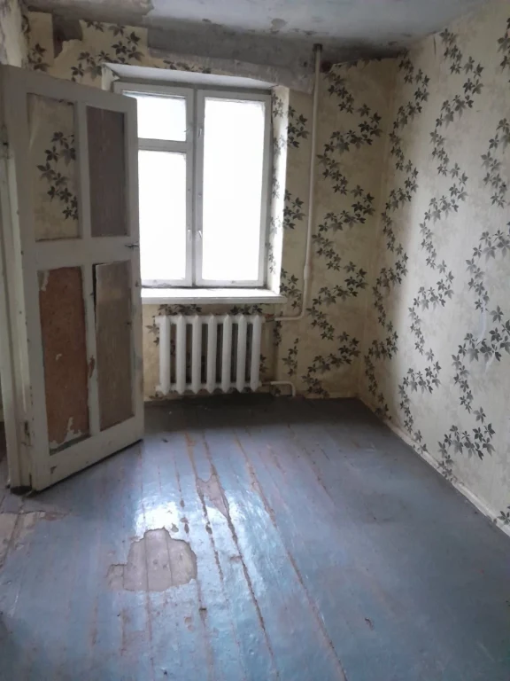 Трёшка на Ингульце под ремонт 1 этаж.