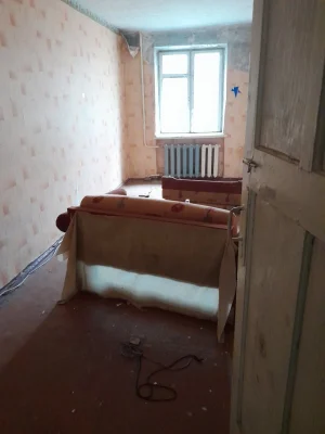 Трёшка на Ингульце под ремонт 1 этаж.