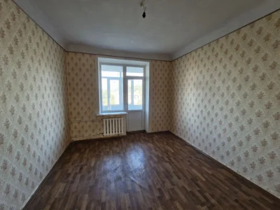 Продажа 2-х комнатной квартиры. Старый дом.