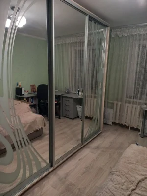 Продається трикімнатна квартира