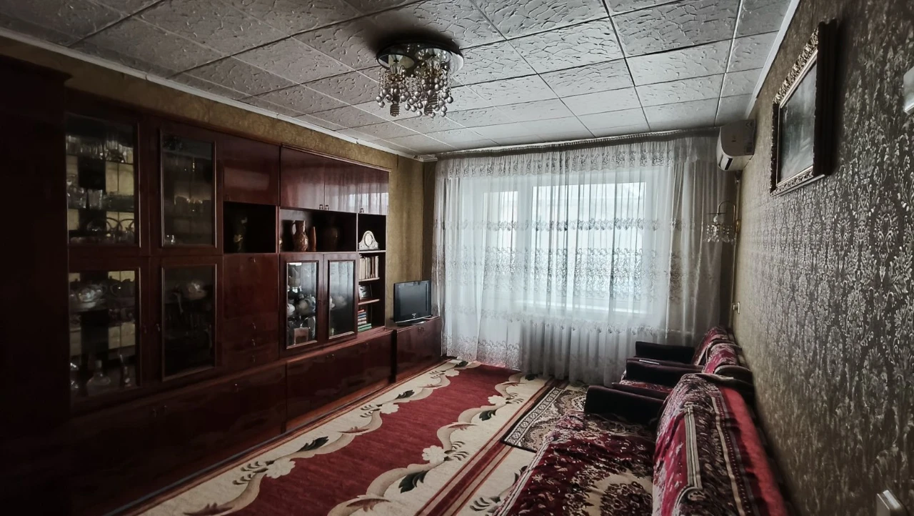 3-room apartment for sale "Czech" on Damansky Street. Bargain!