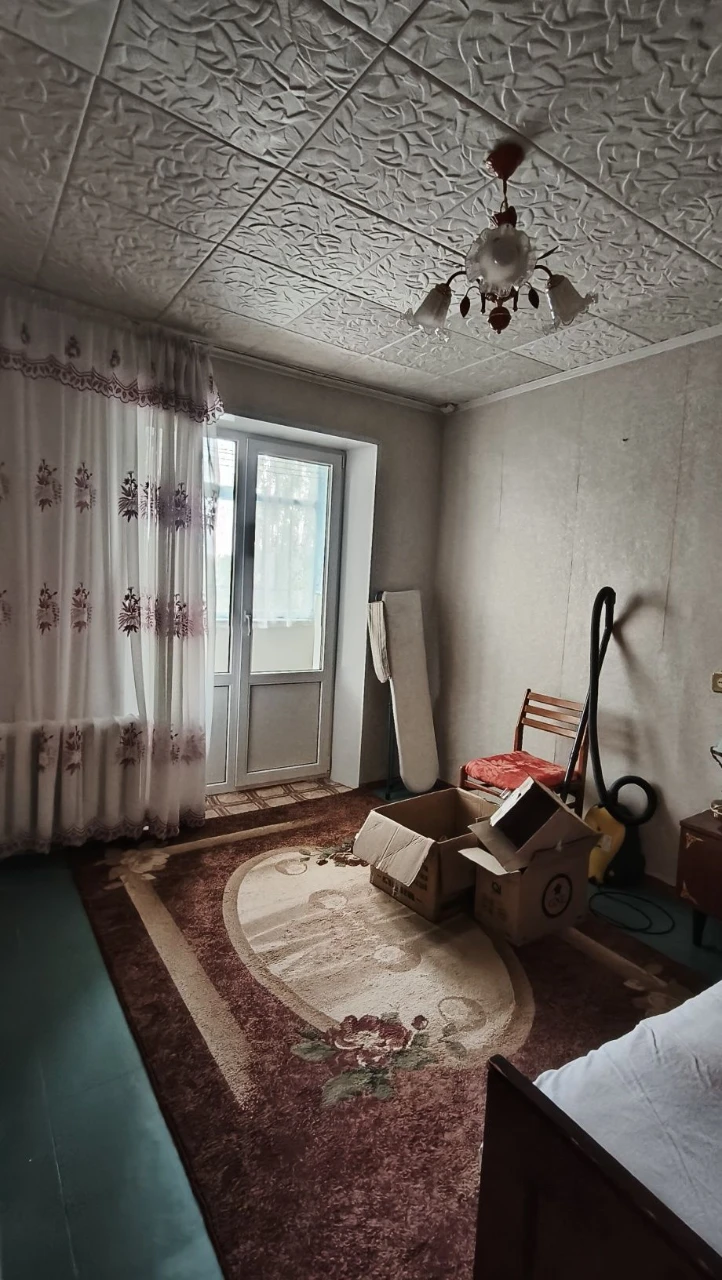 3-room apartment for sale "Czech" on Damansky Street. Bargain!