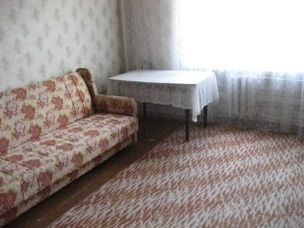 Large 4-room apartment near a swimming pool on Sosgorod