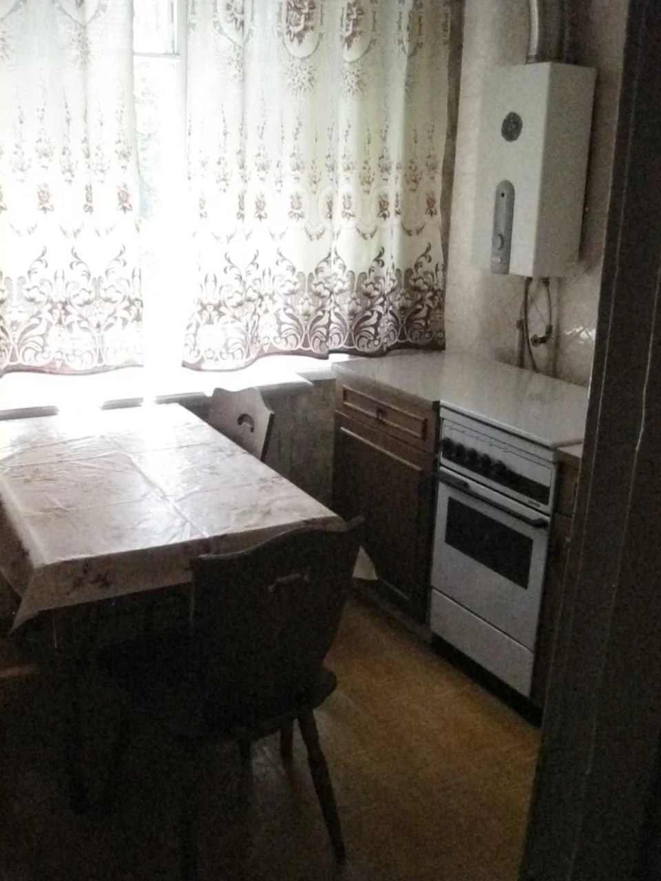 Large 4-room apartment near a swimming pool on Sosgorod
