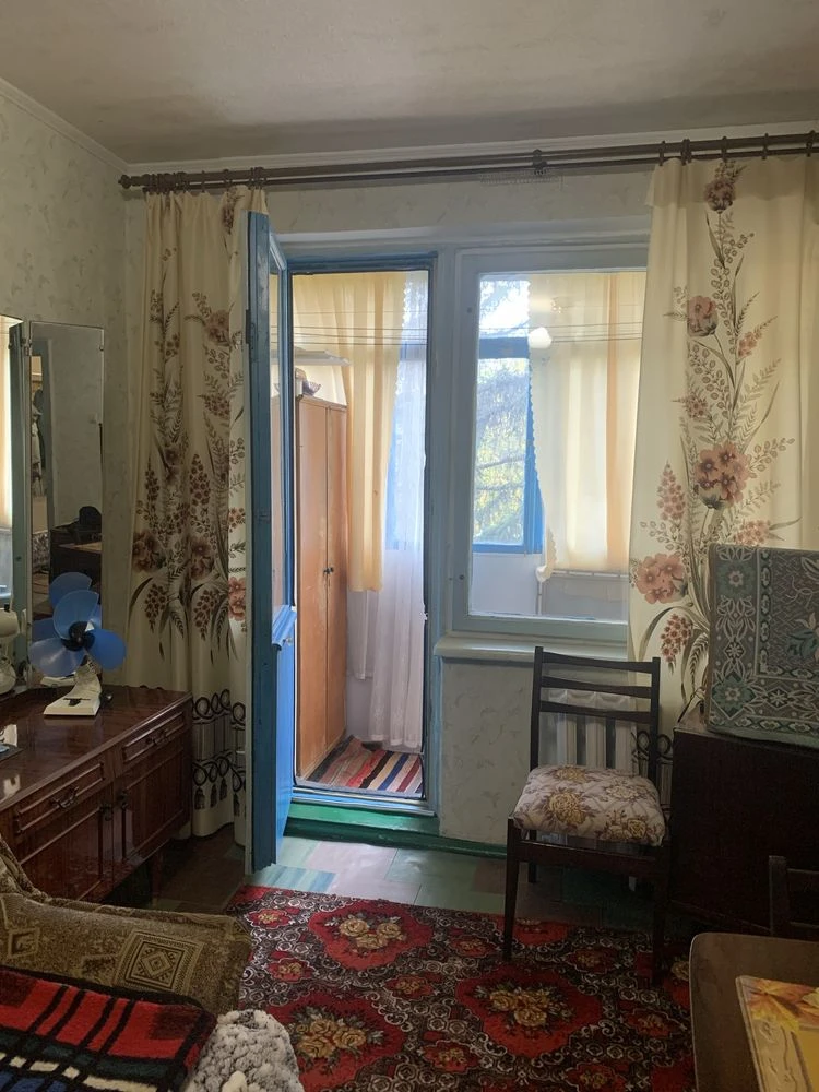 Продаю 2-кімнатну квартиру /Карбишева/ 17 квартал/Сергія Гладуш