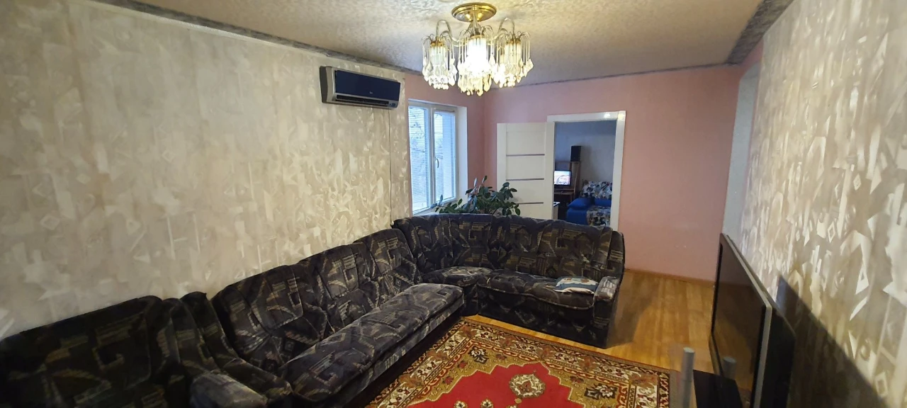 Residential Certificate! Street of Charming, renovated, large kitchen