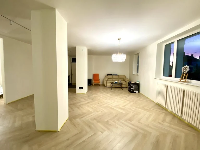 For Sale: Apartment with Renovation, Near River, 110.4 sq.m, Near