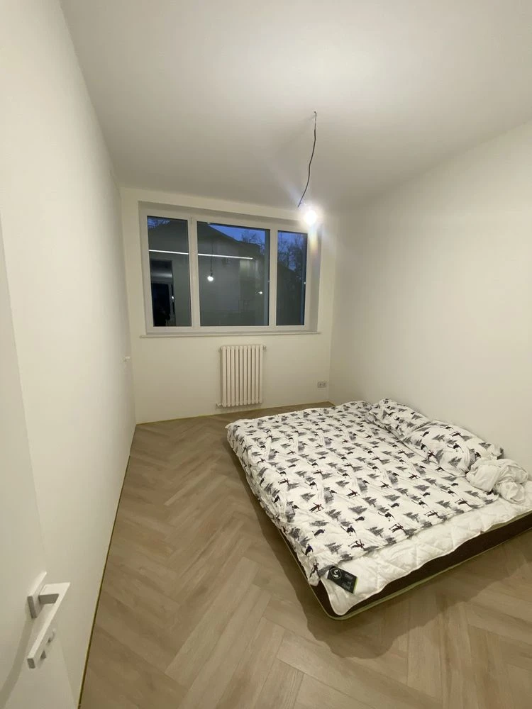 Продам квартиру з ремонтом, біля річки, 110,4 м.кв, поряд з