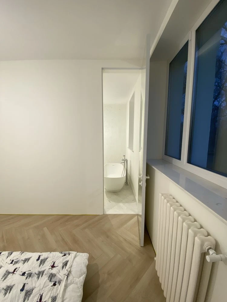 Продам квартиру з ремонтом, біля річки, 110,4 м.кв, поряд з