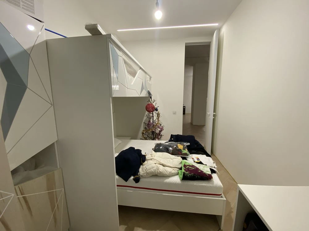 Продам квартиру з ремонтом, біля річки, 110,4 м.кв, поряд з
