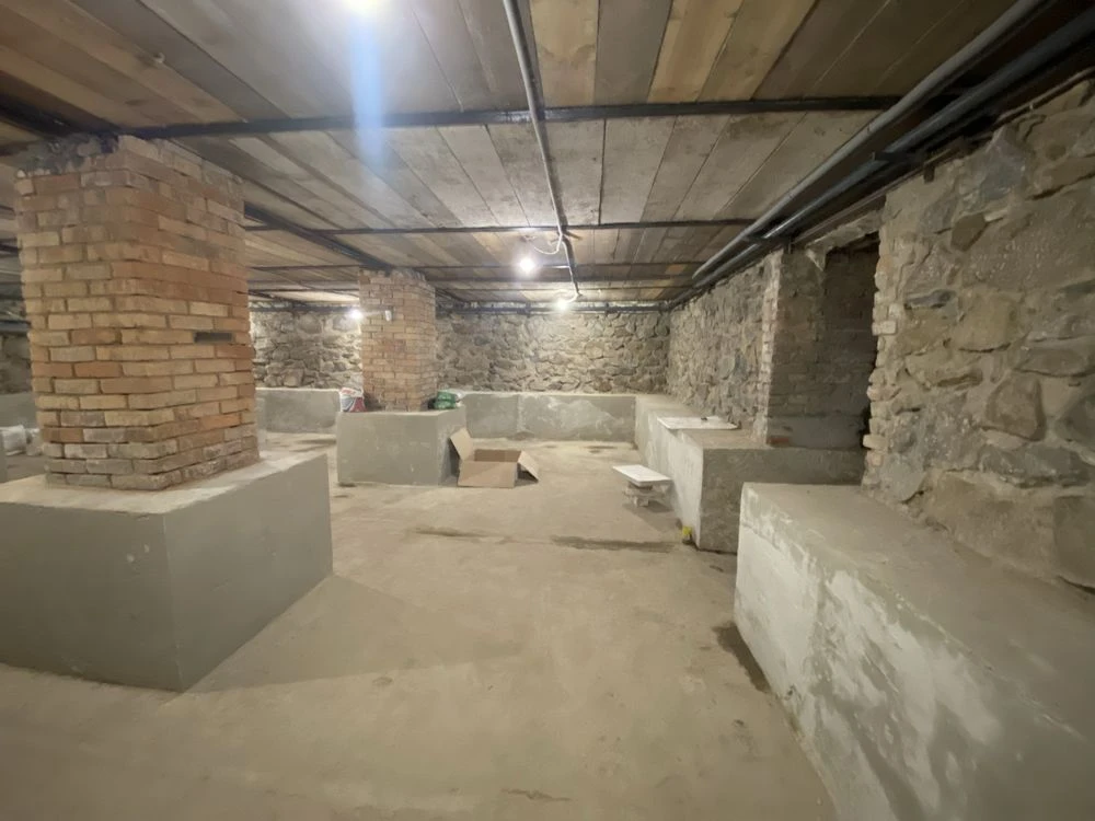 Продам квартиру з ремонтом, біля річки, 110,4 м.кв, поряд з