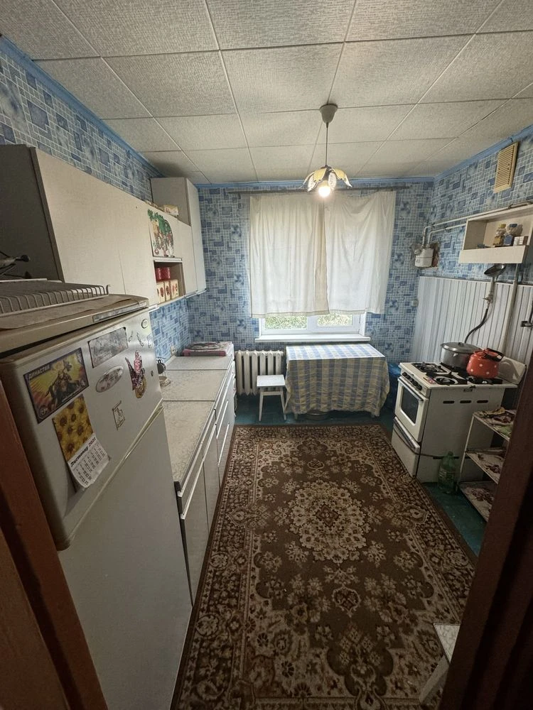 3-room apartment, always has light, Dnepr Shosse