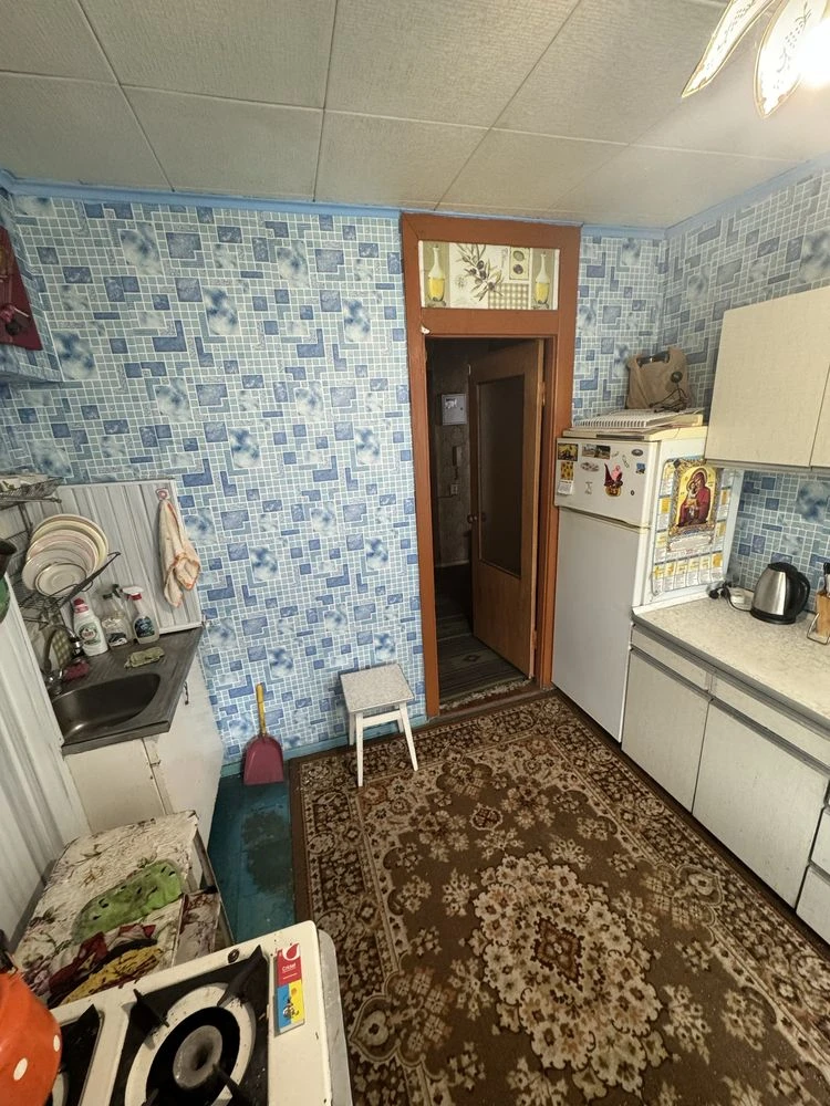 3-room apartment, always has light, Dnepr Shosse