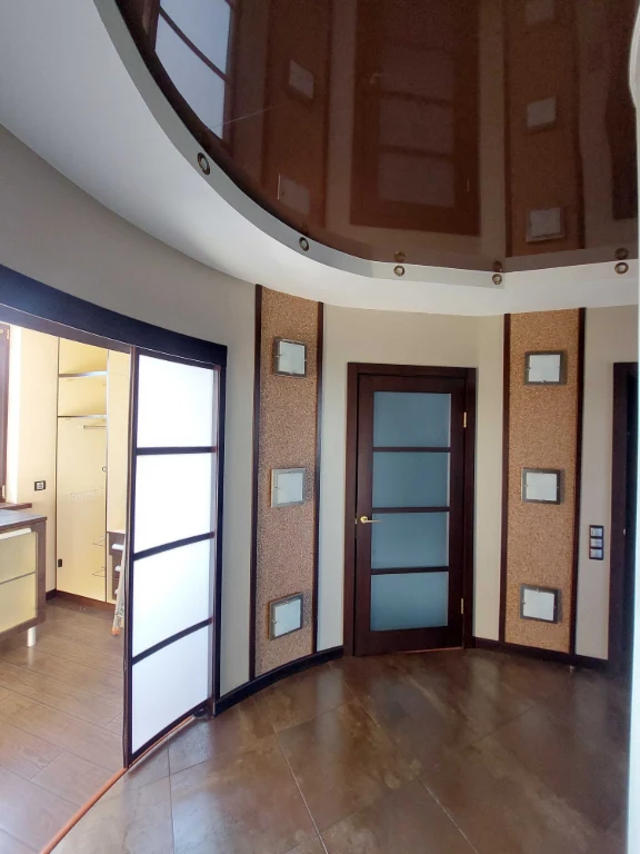 For Sale: 3-room apartment with furniture and appliances.