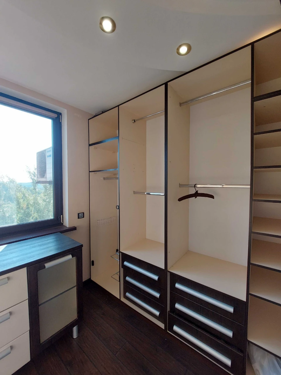 For Sale: 3-room apartment with furniture and appliances.