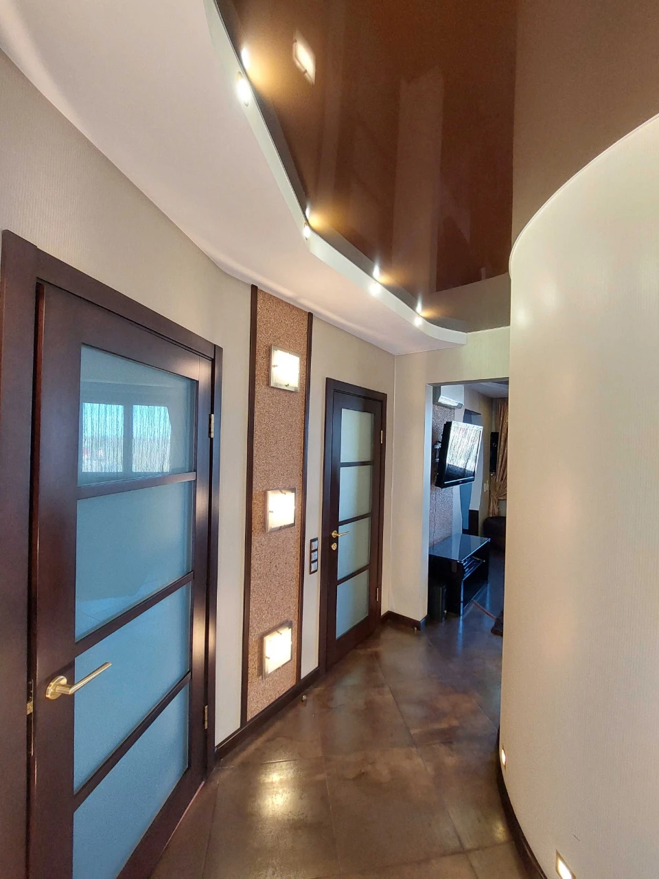 For Sale: 3-room apartment with furniture and appliances.