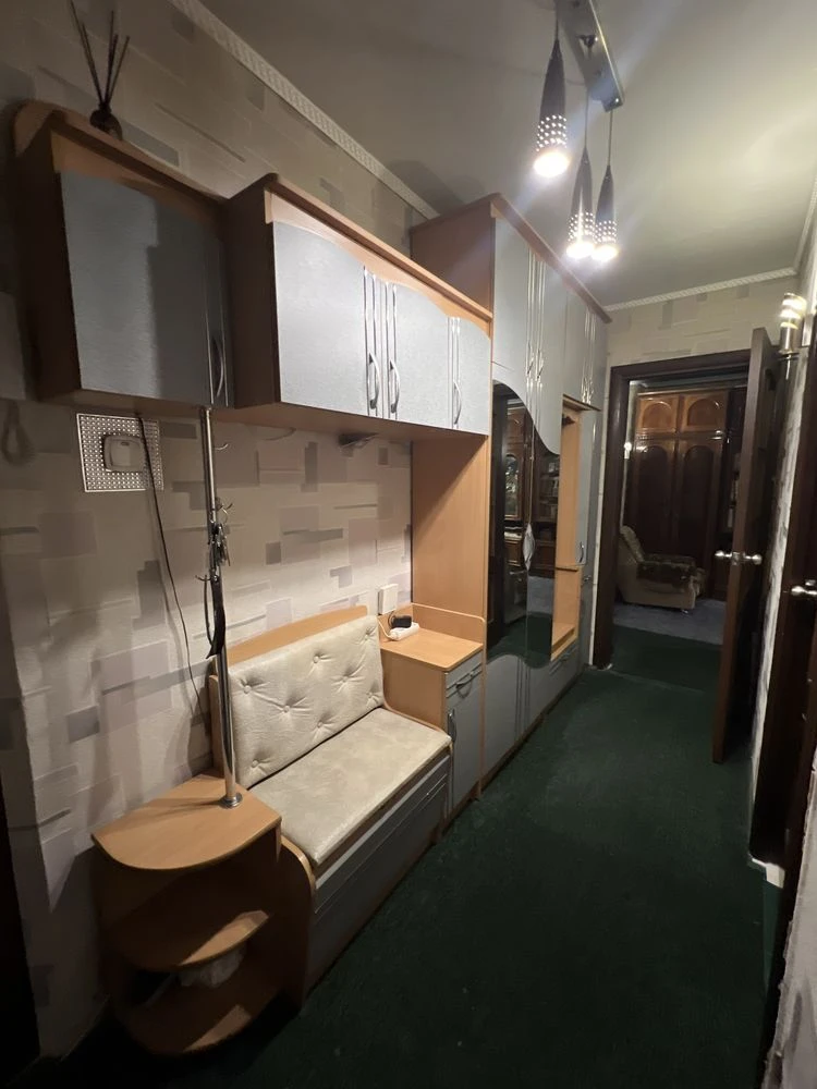 For sale: 3-room apartment at 5 Tupoleva Street.