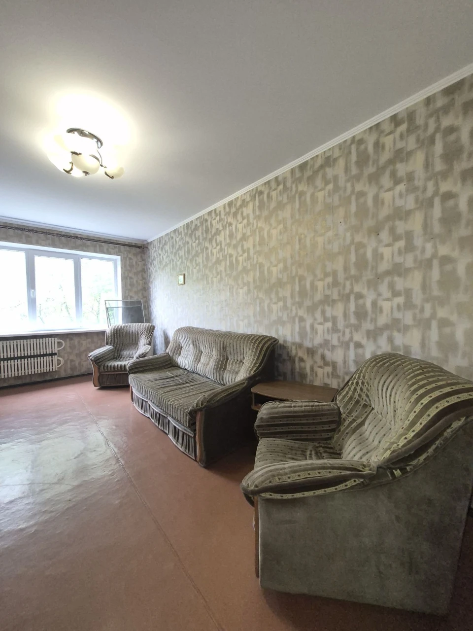 Продам 4х комн квартира у. Саласюка район Индустриальный ряд