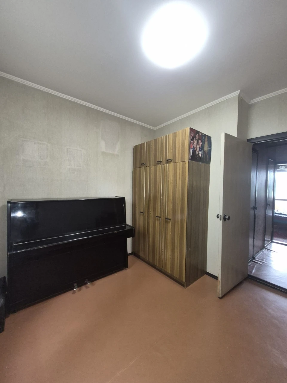 Продам 4х комн квартира у. Саласюка район Индустриальный ряд