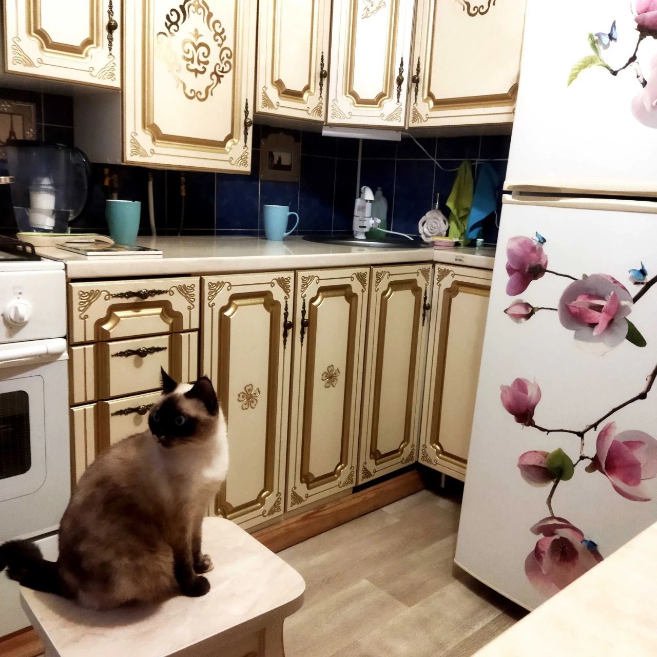 For Sale: 2-room apartment, 2nd floor, always lit, Eduard Fuchs Street.